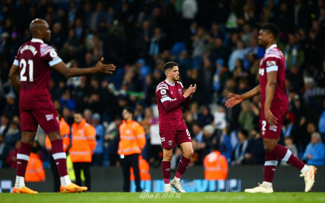 杰伦·约翰逊是第二位在25岁前完成20+18+16的球员