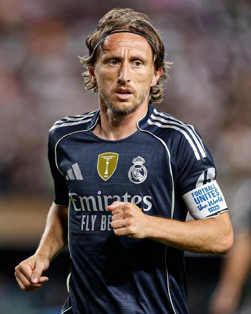 记者：伯恩利正就引进纽卡门将杜布拉夫卡进行谈判