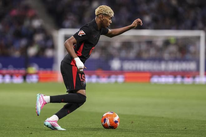 斯卢茨基：与广岛一战势均力敌，虽未取胜但对比赛质量满意